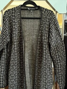 Black & White Geometric Open-Front Cardigan